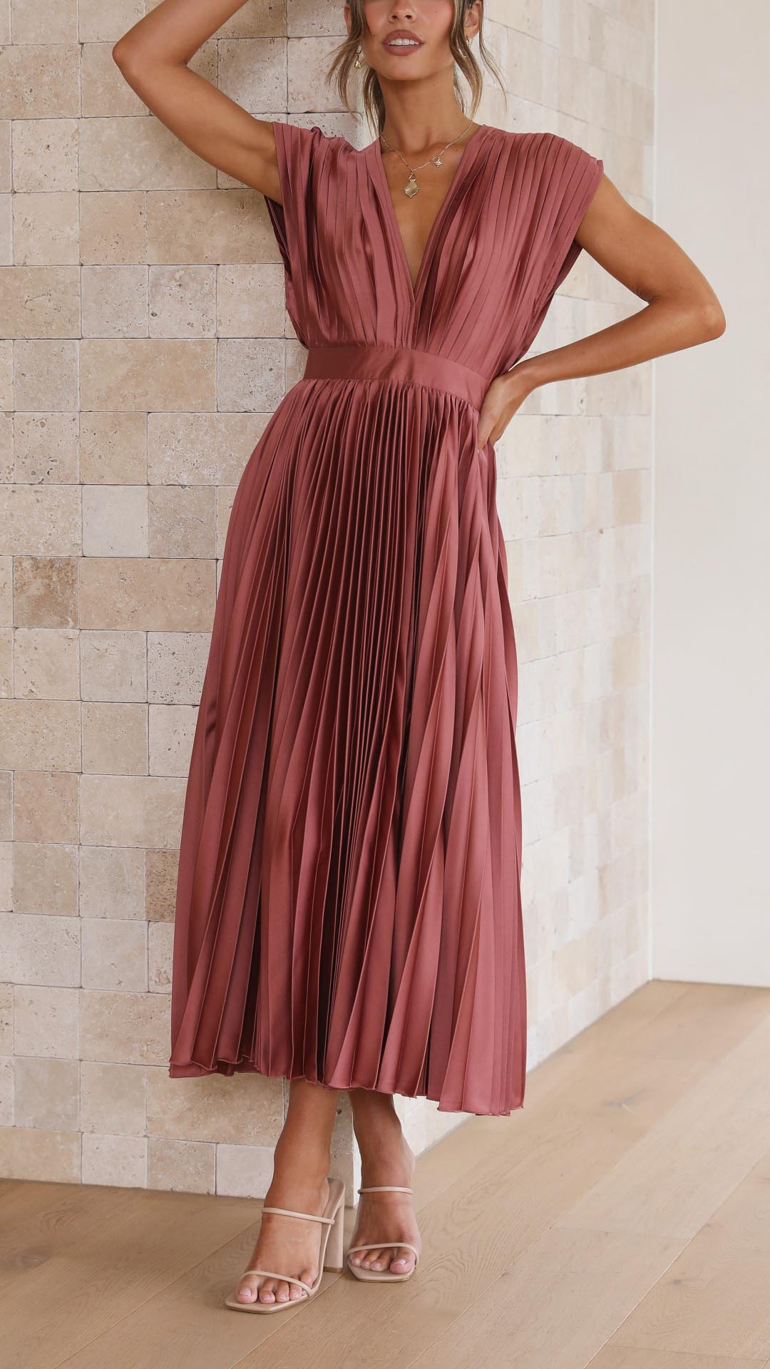 Elegant Maxi Dress | Flattering Pleated Design 2