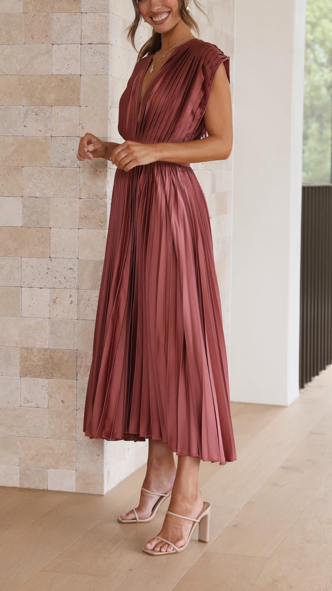 Elegant Maxi Dress | Flattering Pleated Design 4