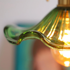 Suspension FlowerLite | Verre et Laiton, Design Fleur d'Hibiscus 6